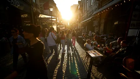 Turiștii străini, victime ale unei rețele de JEFUIRE în Centrul Vechi al Capitalei/ Opt suspecți au fost audiați