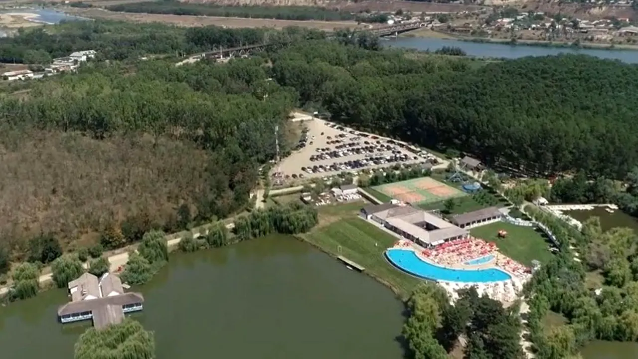 Un român a transformat un loc uitat de lume în cel mai mare parc de AGREMENT din țara noastră. Destinația turistică se află la 200 km de București