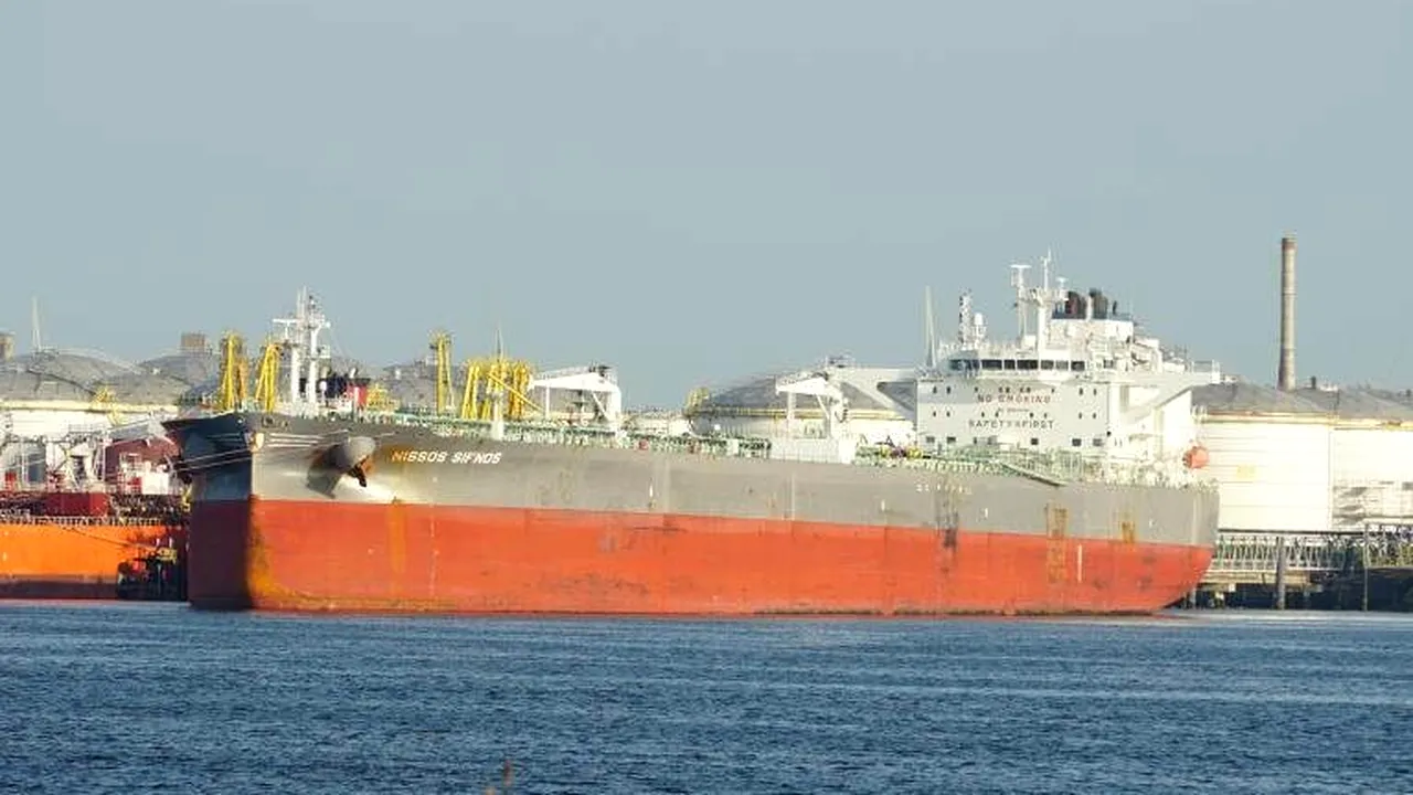 Consorţiul Conductelor din Marea Caspică suspendă, încă o dată, operațiunile de încărcare a petrolului la terminalul de la Marea Neagră. Două noi tancuri petroliere, atacate