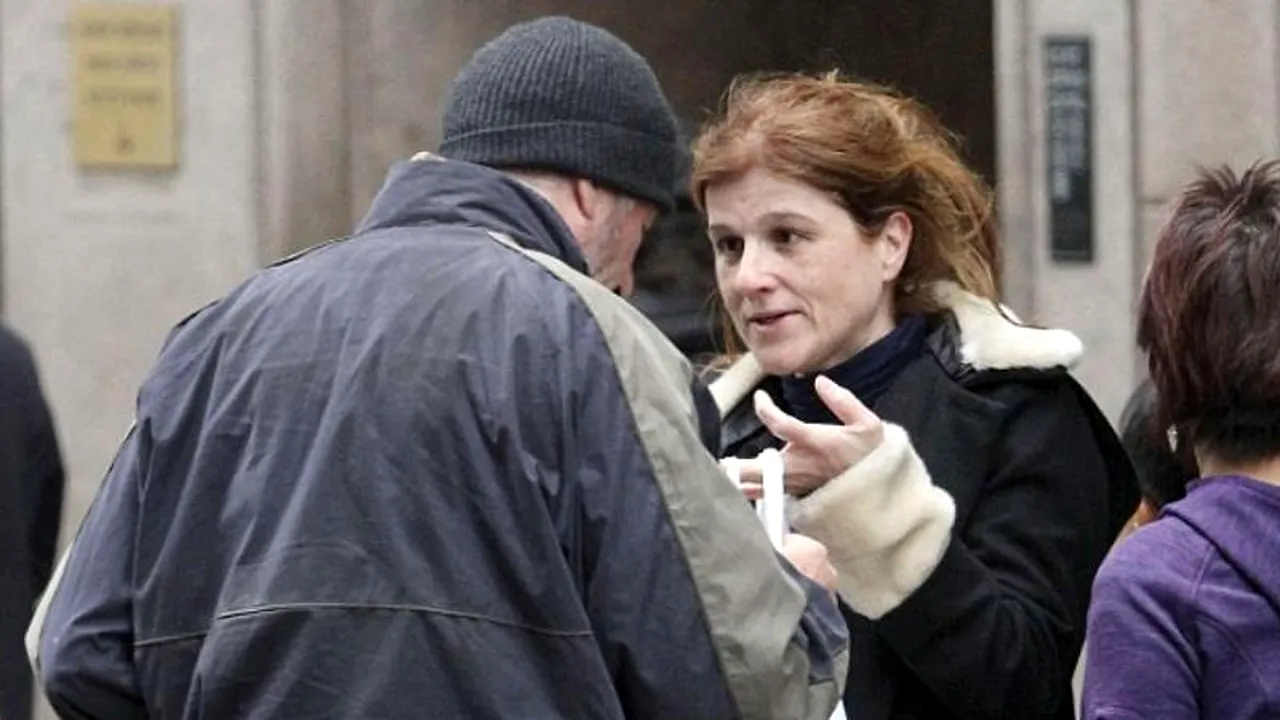 I-a dat unui om al străzii o bucată de pizza. Când s-a uitat mai atent a văzut că era Richard Gere