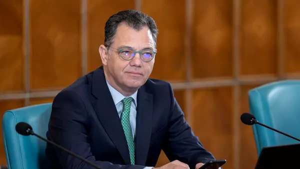 Șeful Cancelariei Primului Ministru spune că „România are o problemă: cele 1000 de CV-uri de la USR. 600 sunt deja la Ministerul Economiei”