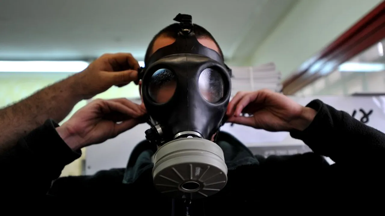 De teama unei intervenții în Siria, israelienii se bat pe măștile de gaze