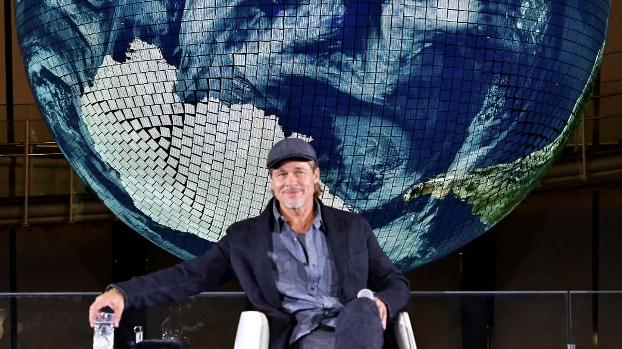 Discuție inedită între Brad Pitt și un astronaut: Curiozități despre viața în spațiu aflate de actor - VIDEO
