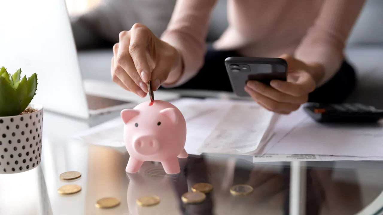 TikTok și sfaturile financiare: Cât de mult ar trebui să aibă încredere tinerii în influenceri?