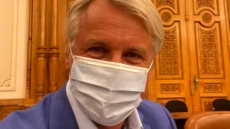 Teodorovici, atac nimicitor la adresa lui Orban: „«Excelența sa», premierul României, câte ore petrece cu masca pe față între 4 țigări și 2 pahare de coniac?”