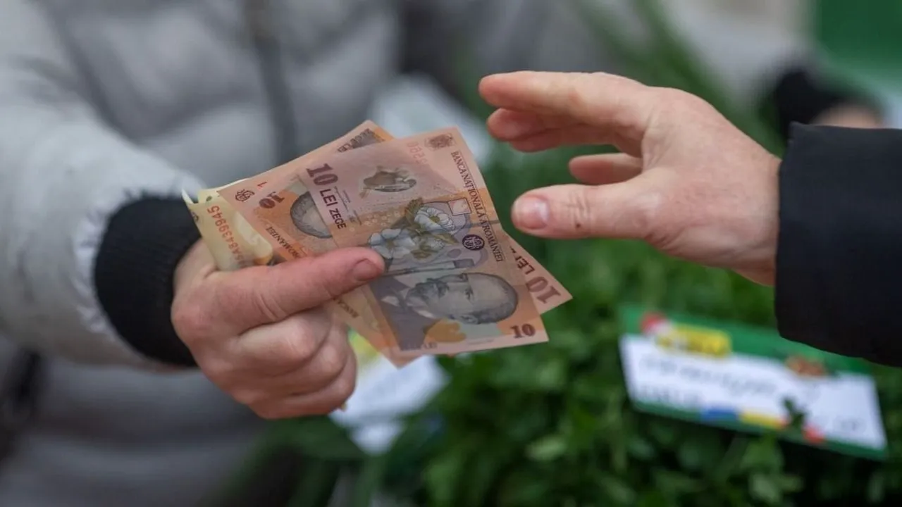 Ministerul Muncii anunță că beneficiile sociale au crescut de la 1 martie/Câți BANI în plus vor primi români