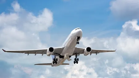 Un avion care zbura din Rusia spre Istanbul a aterizat de urgență în România
