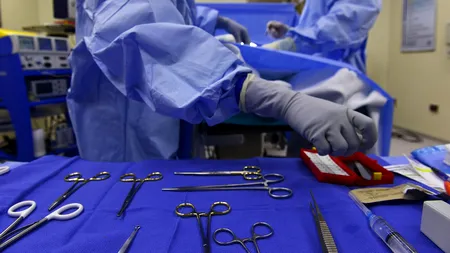 Patru pacienți și-au pierdut vederea la câte un ochi în timpul unei operații de cataractă. Totul s-a întâmplat într-o singură zi / Cum a fost posibil