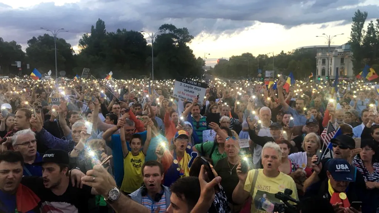 Klaus Iohannis ordonante de urgenta protest societatea civila