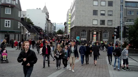 Islanda vrea să instituie prin lege egalitatea salarială între bărbați și femei