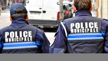 Un bărbat înarmat a luat ostatici în interiorul unui magazin din apropiere de Toulouse. UPDATE: O femeie a fost eliberată