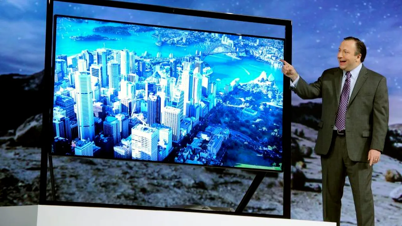 CES 2013. SAMSUNG prezintă un televizor la care două persoane pot urmări programe diferite simultan