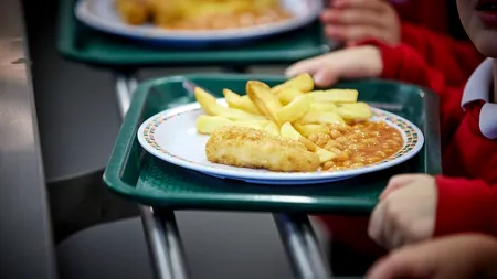 Ministerul Sănătății interzice produsele NESĂNĂTOASE în școli. Ce alimente vor dispărea