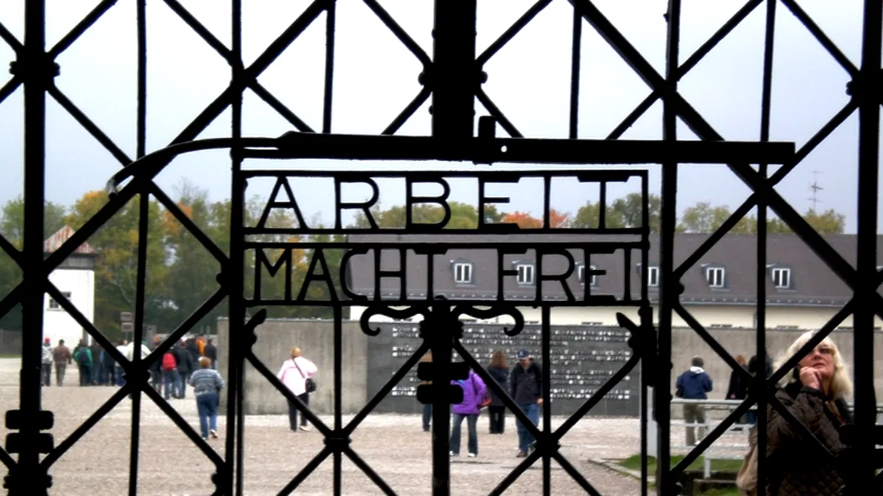 A fost furată inscripția „Arbeit Macht Frei