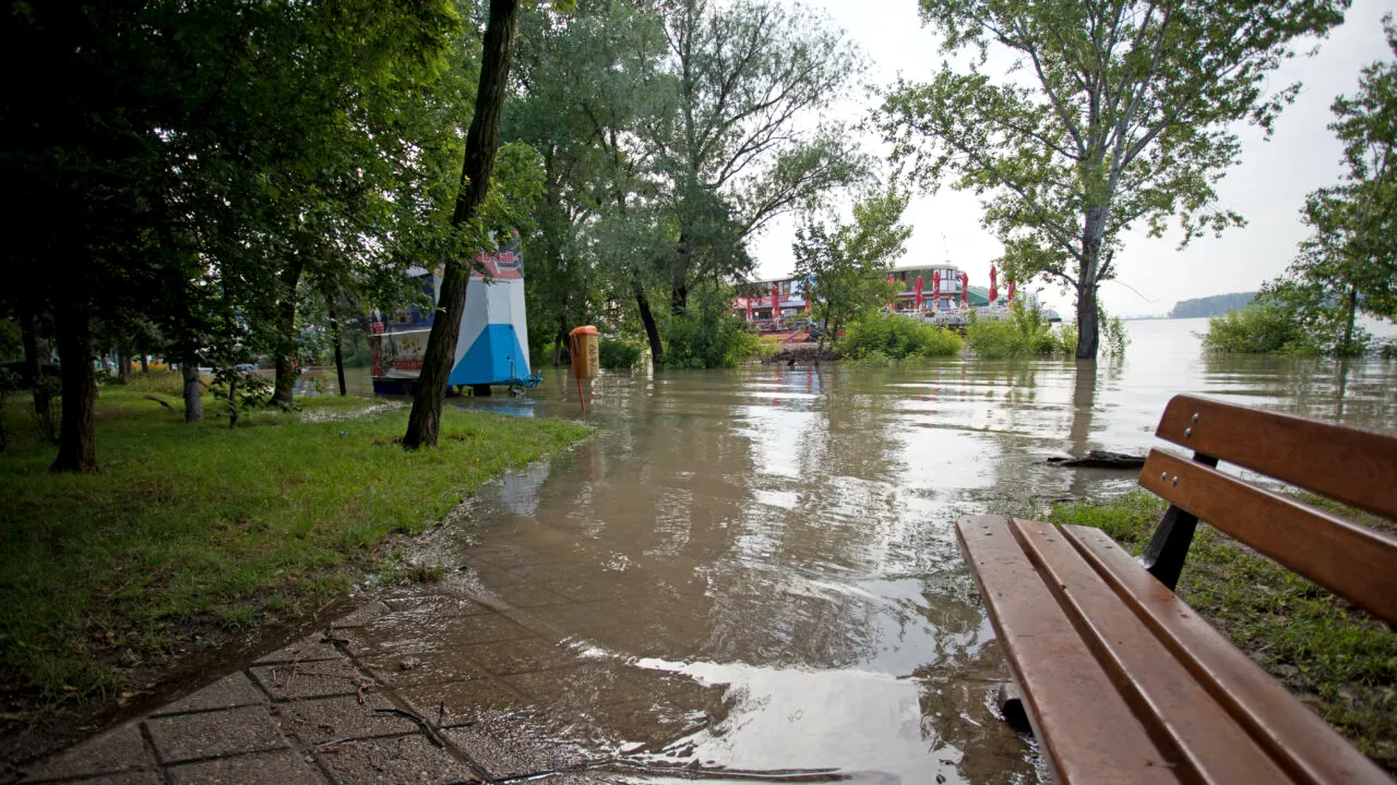 COD ROȘU pe râurile din Dobrogea. Sunt așteptate VIITURI RAPIDE după precipitații de peste 100–200 l/mp în următoarele 24 de ore