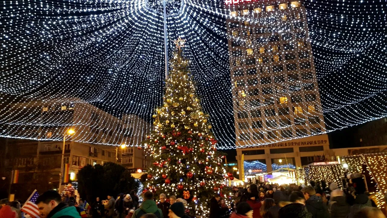 Ce preț are o gogoașă la Târgul de Crăciun din Iași. Prețuri ca în București