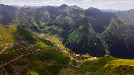 S-a redeschis CIRCULAȚIA pe Transalpina şi Transfăgărăşan. Ce trebuie să știe șoferii