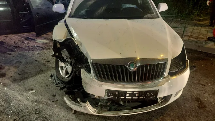 Accident cu patru autoturisme în Pitești. Patru persoane au ajuns la spital 