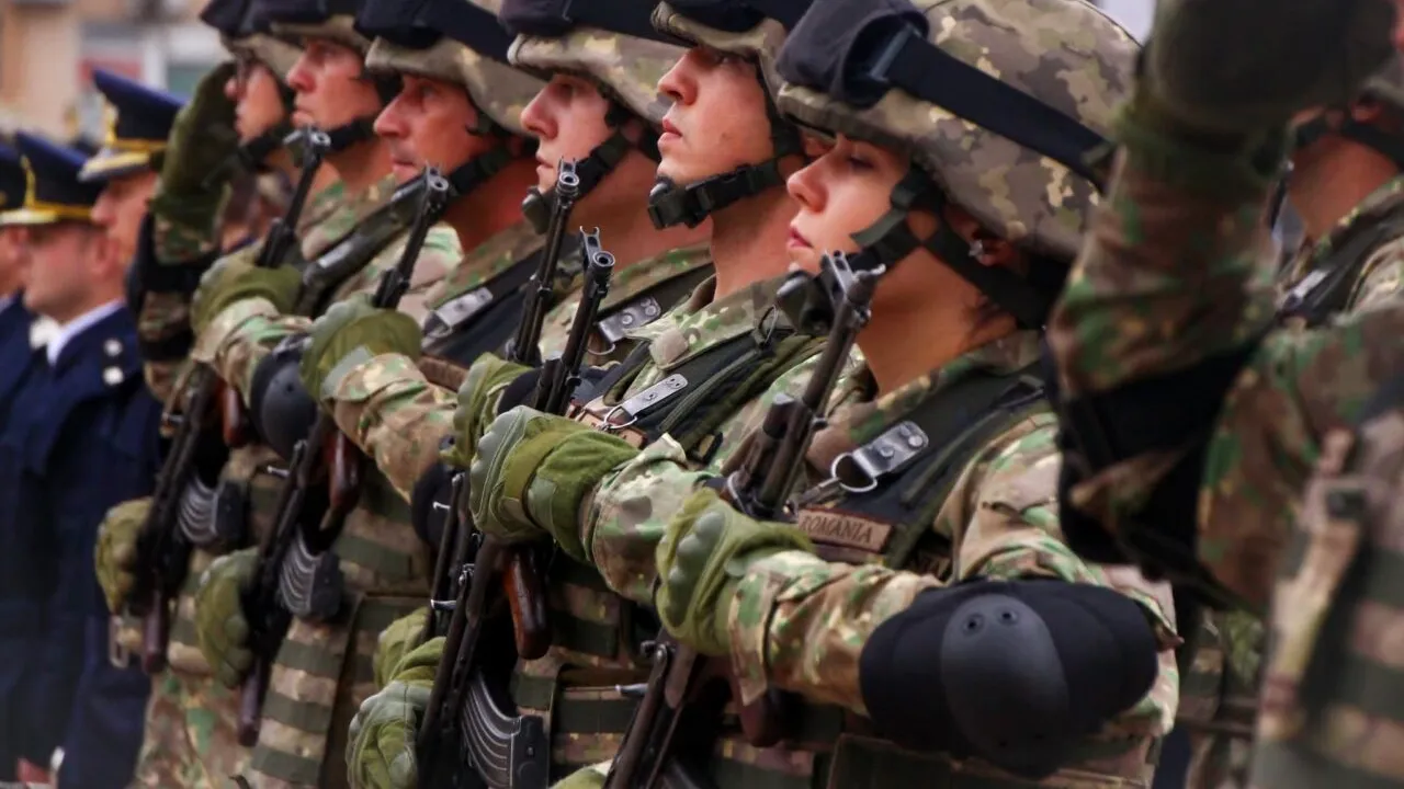 Tot mai multe țări din Europa reintroduc stagiul MILITAR obligatoriu