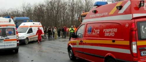 Trei persoane, la spital după ce mașinile în care se aflau s-au ciocnit frontal în Buzău
