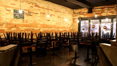 AVERTISMENT. Specialist: Nu există dovezi că restricțiile parțiale vor opri răspândirea COVID-19