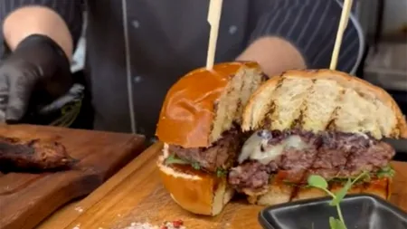 Cum a reacționat clientul unui restaurant din Cluj, după ce a aflat că are de plătit 140 de lei pentru un simplu burger