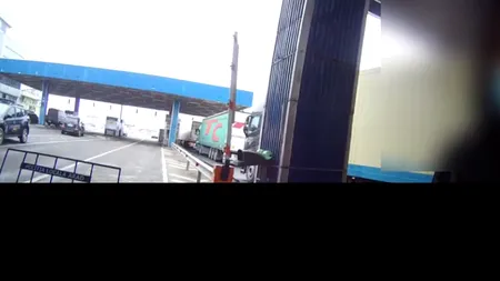 VIDEO | Un vasluian bolnav de Covid, care trebuia să fie în izolare la domiciliu, a plecat în Cehia. Ce a pățit bărbatul, la întoarcerea în țară