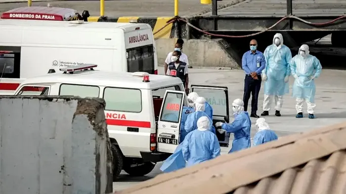 Trei persoane suspecte de hantavirus, evacuate de pe nava MV Hondius
