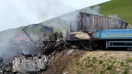 Accident teribil în Timiș: Un șofer a murit carbonizat și un altul a fost rănit în urma unui accident cu trei TIR-uri