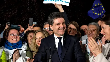 Emmanuel Macron l-a felicitat pe Nicușor Dan pentru victoria din alegeri: „Franța va fi alături de dumneavoastră”