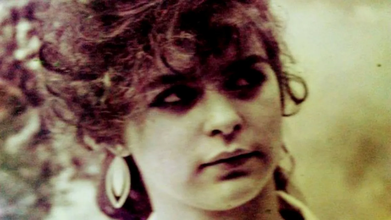 Doi părinți din Brașov oferă recompensă pentru a afla ce s-a întâmplat cu fiica lor, dispărută acum 32 de ani. „Vrem să ne ducem liniștiți”