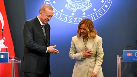 Reacția lui Erdogan, după ce a aflat că Giorgia Meloni i-a ascultat sfatul și s-a lăsat de fumat. Ce mesaj i-a transmis președintele turc