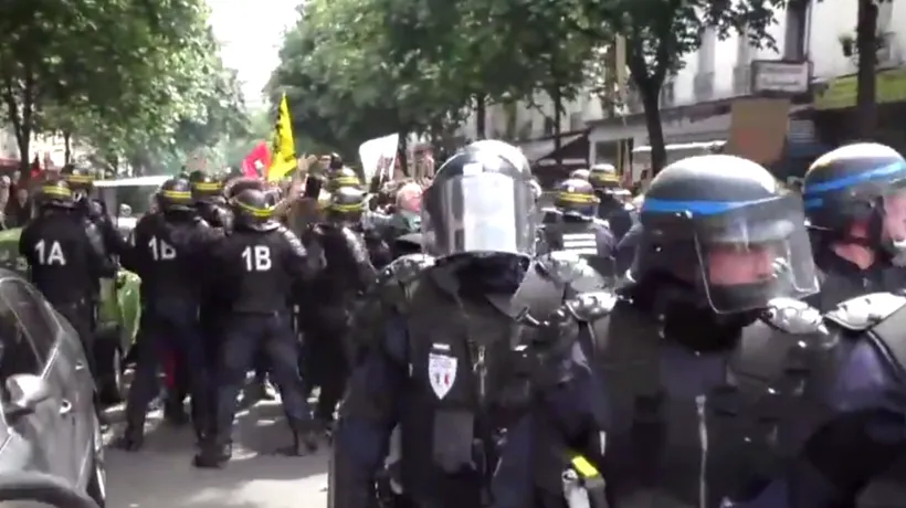 Confruntări între protestatari și poliție la Paris. Circa 100.000 de oameni au ieșit în stradă