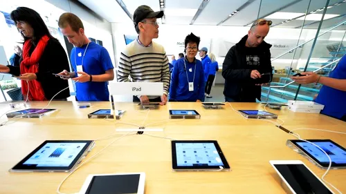 Apple a lansat a patra generație de iPad, cu ecran retină și memorie mai mare