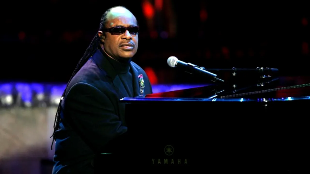 Stevie Wonder va deveni tată de tripleți, la 64 de ani