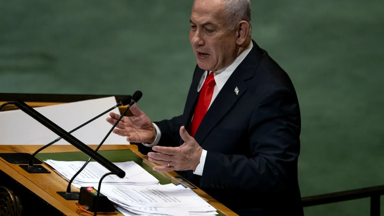 Benjamin Netanyahu a purtat o insignă specială în timpul discursului de la Adunarea Generală a ONU. Ce era inscripționat pe aceasta