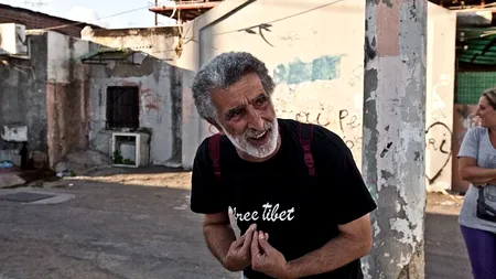 Povestea primarului desculț. Un alt mod de a face politică în țara lui Berlusconi