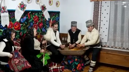 În Maramureș, obiceiul șezătorilor este păstrat cu sfințenie în continuare. Care sunt TRADIȚIILE din această zonă, de Crăciun