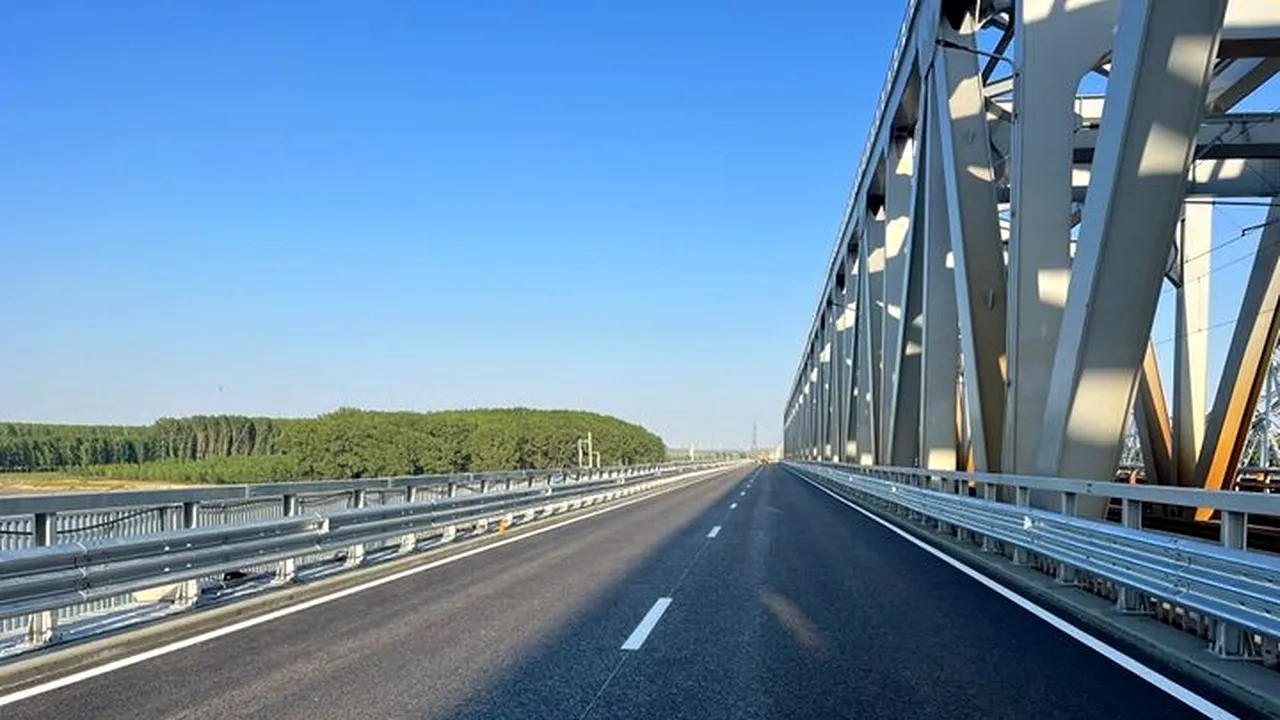 Se circulă din nou pe Podul de la Fetești de pe Autostrada Soarelui. Sorin Grindeanu: Taxa pentru plata tarifului de tranzitare va rămâne suspendată