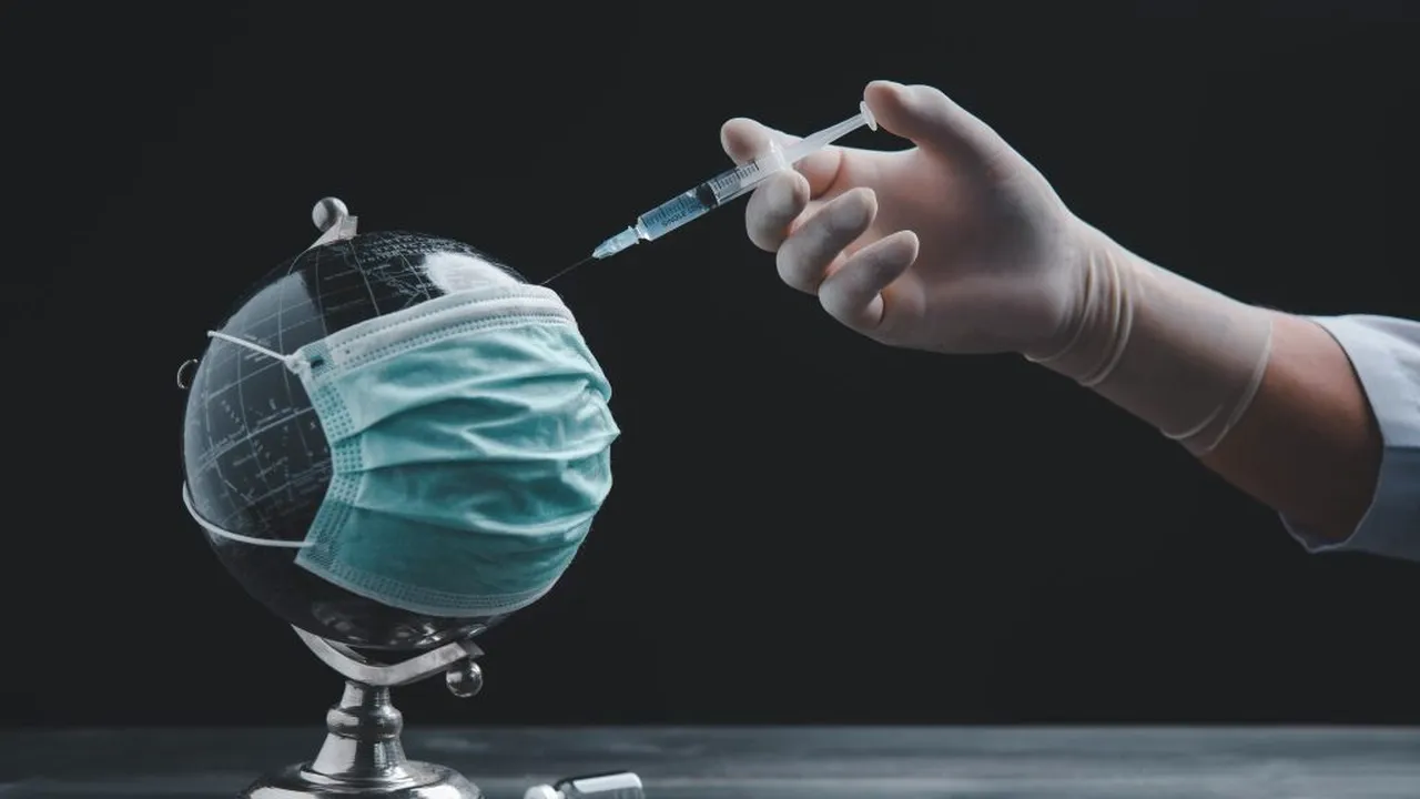 Bloomberg: La actuala rată de vaccinare, viața va reveni la normal în 7 ani