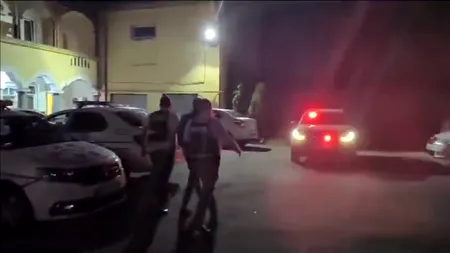Boxele din subsolurile blocurilor, prădate. Un bărbat a FURAT murături și a fost reținut
