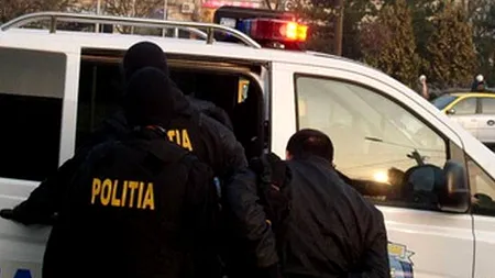 Doi deținuți, evadați din arestul IPJ Vâlcea