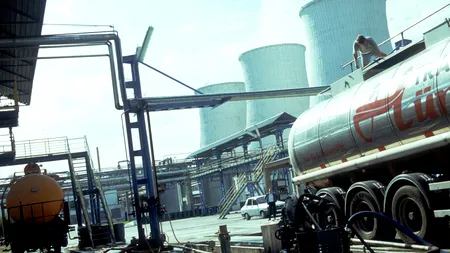 Proteste la Divizia Petrochimică Bradu. Liderii sindicali au fost BRUSCAȚI de către muncitori