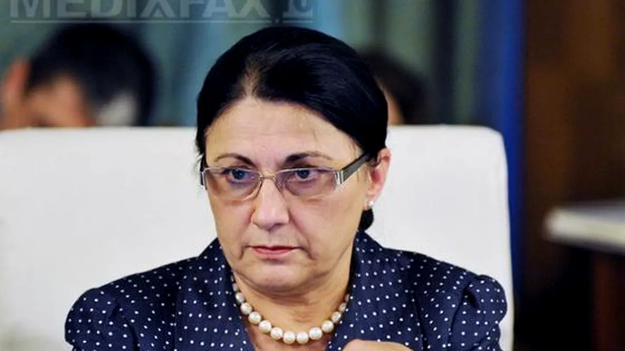 Ministrul Educației: Regândirea examenelor naționale din punctul de vedere al itemilor obiectivi e esențială