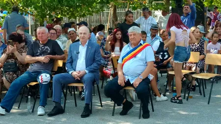 Mircea Geoană, HUIDUIT la o serbare câmpenească în Olt. Primarul comunei îi dojenește pe cetățeni: M-ați SUPĂRAT rău de tot. Să vă fie rușine!