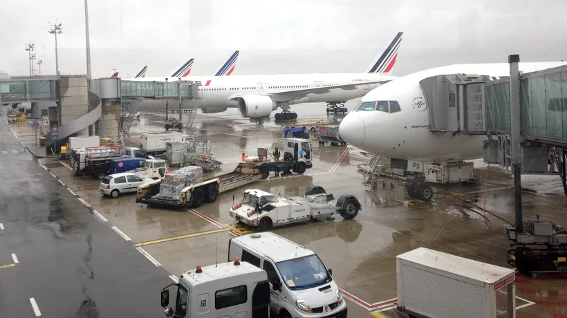 Zeci de agenți ai aeroporturilor din Paris au rămas fără legitimații pentru comportament îngrijorător