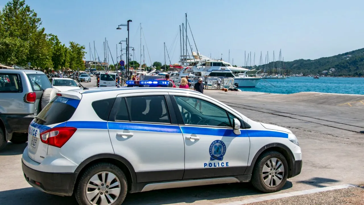 Pățania unui turist român în GRECIA. A fost amendat pentru o greșeală absolut banală: „Sunt turiști, trebuie rupți”