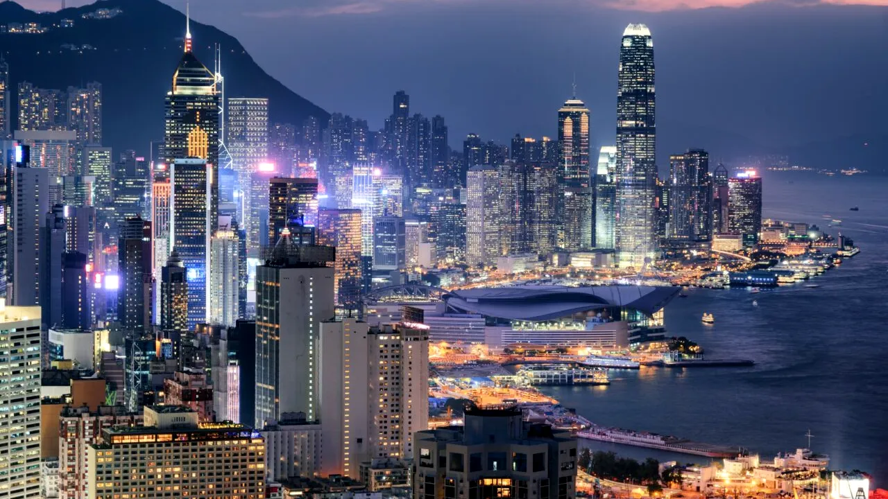 China a construit cel mai înalt zgârie-nori orizontal din lume, la 250 de metri deasupra solului