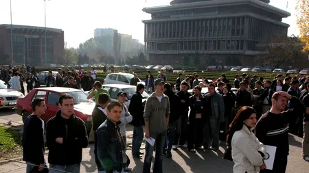 Universitățile își deschid porțile luni. Peste 500.000 de studenți reîncep cursurile