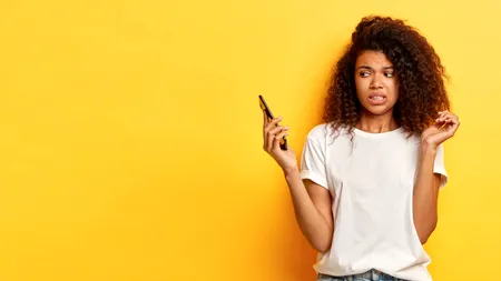 TELEFOBIA: De ce Generația Z și Milenialii evită să răspundă la TELEFON